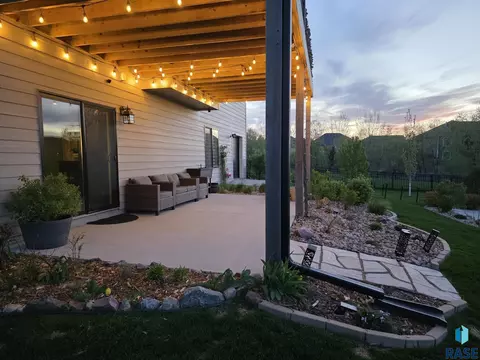 Exterior - 7308 E Gray Eagle Cir, Sioux Falls, SD 57110 photo 10 of 14