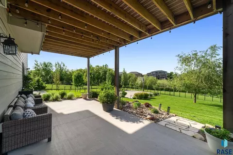 Exterior - 7308 E Gray Eagle Cir, Sioux Falls, SD 57110 photo 4 of 14