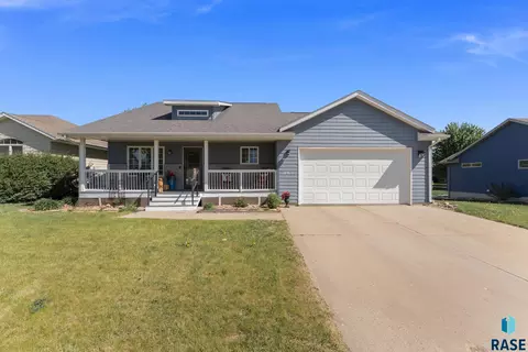 2612 E Sunrise Ct, Brandon, SD 57005