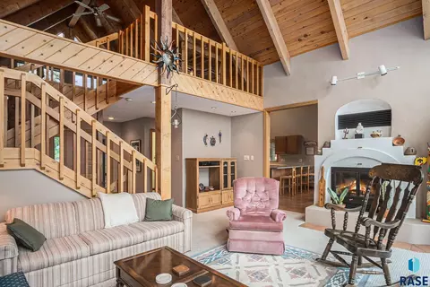 Living - 3452 Dakota Trl, Gary, SD 57237 photo 3 of 5