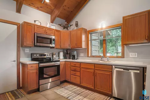 Kitchen - 3452 Dakota Trl, Gary, SD 57237 photo 2 of 4