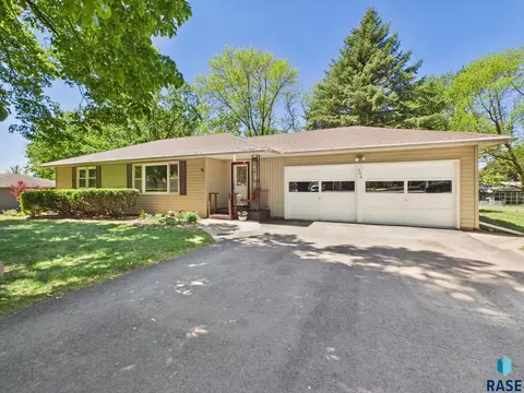 306 Park Ave, Alcester, SD 57001