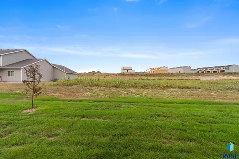 Exterior - 7240 E Waters Edge Pl, Sioux Falls, SD 57110 photo 11 of 12