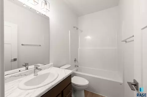 Bath - 7240 E Waters Edge Pl, Sioux Falls, SD 57110 photo 5 of 5