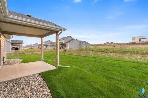Exterior - 7240 E Waters Edge Pl, Sioux Falls, SD 57110 photo 3 of 12