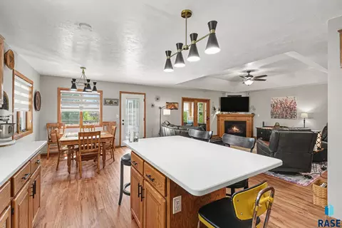 Kitchen - Heritage Dr, Madison, SD 57042 photo 4 of 5
