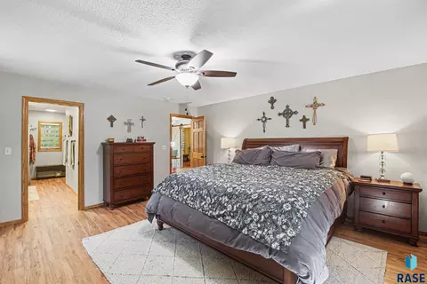 Bedroom - Heritage Dr, Madison, SD 57042 photo 2 of 7