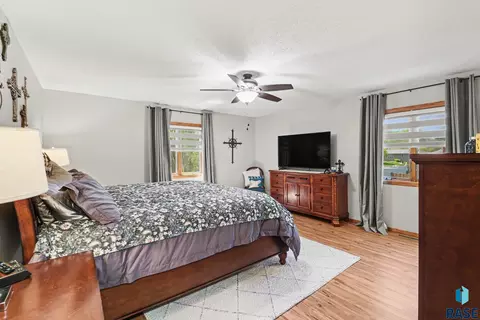 Bedroom - Heritage Dr, Madison, SD 57042 photo 1 of 7
