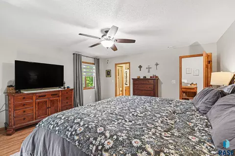 Bedroom - Heritage Dr, Madison, SD 57042 photo 3 of 7