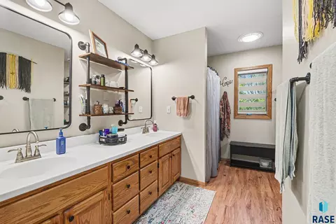 Bath - Heritage Dr, Madison, SD 57042 photo 1 of 3