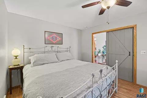 Bedroom - Heritage Dr, Madison, SD 57042 photo 4 of 7