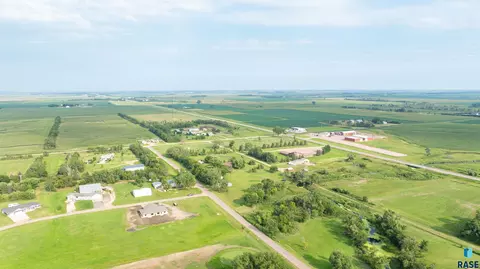View/Area - 705 E Farmer Ave, Howard, SD 57349 photo 2 of 14
