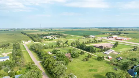 View/Area - 705 E Farmer Ave, Howard, SD 57349 photo 1 of 14
