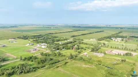 View/Area - 705 E Farmer Ave, Howard, SD 57349 photo 3 of 14