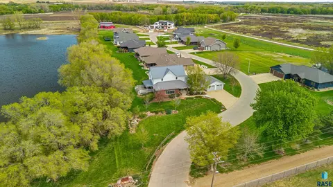 2003 Pondside Ln, Rock Valley, IA 51247