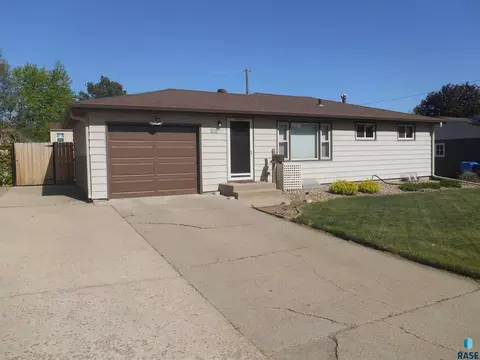 916 S Conklin Ave, Sioux Falls, SD 57103