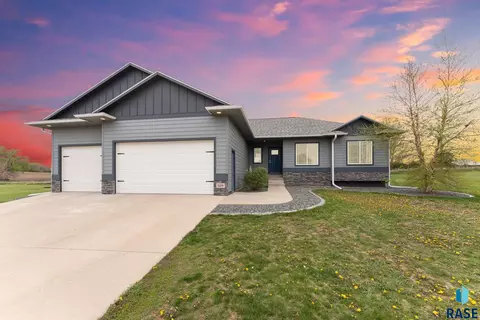 509 Grace Ave, Parker, SD 57053