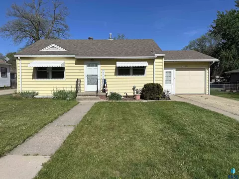 508 N Summit Ave, Madison, SD 57042