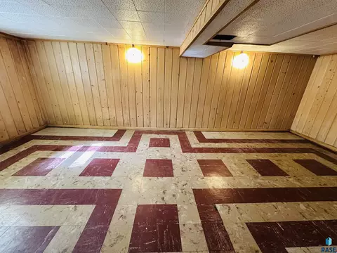 Other - 508 N Summit Ave, Madison, SD 57042 photo 1 of 4