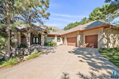 3209 S Nic Ann Ct, Sioux Falls, SD 57103