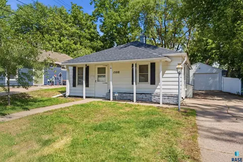 1508 W 28th St, Sioux Falls, SD 57105