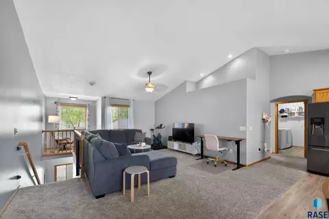 107 Emmett Trl, Harrisburg, SD 57032