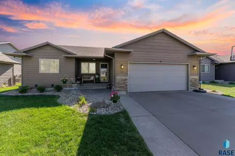 2804 Grinnell Ave S, Sioux Falls, SD 57106