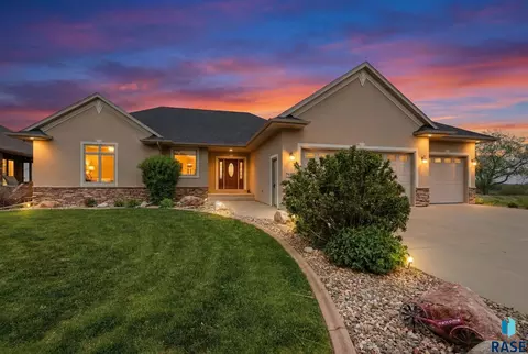 7404 W 15th St, Sioux Falls, SD 57106