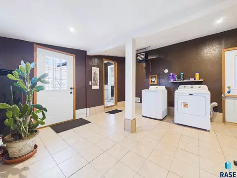 Other - 1017 E 8th St, Sioux Falls, SD 57103 photo 1 of 10
