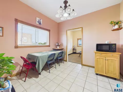 Dining - 1017 E 8th St, Sioux Falls, SD 57103 photo 1 of 2