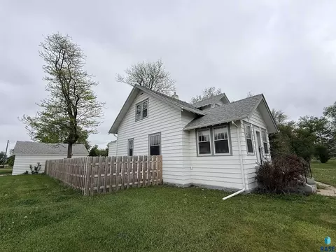 Other - 208 W Turk St, Oldham, SD 57051 photo 6 of 7
