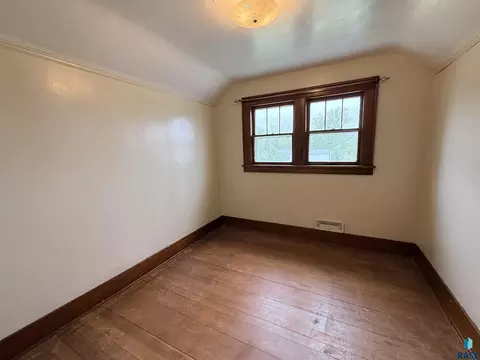 Bedroom - 208 W Turk St, Oldham, SD 57051 photo 7 of 9
