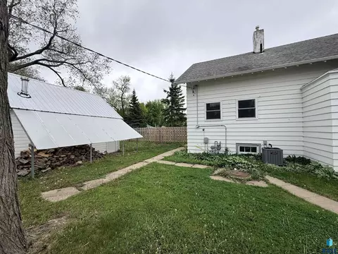 Exterior - 208 W Turk St, Oldham, SD 57051 photo 4 of 11