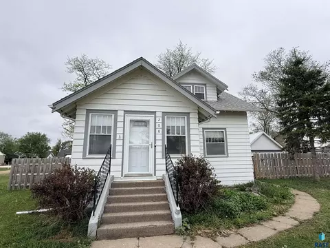 208 W Turk St, Oldham, SD 57051
