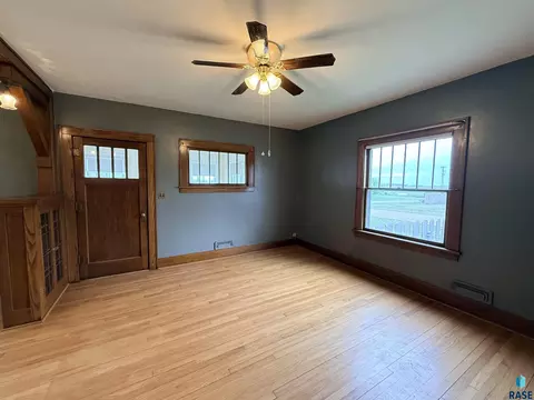 Living - 208 W Turk St, Oldham, SD 57051 photo 2 of 6