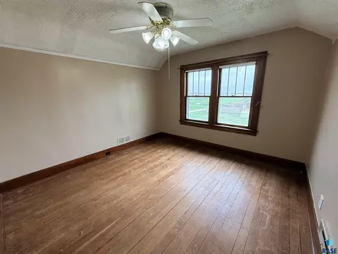 Bedroom - 208 W Turk St, Oldham, SD 57051 photo 4 of 9