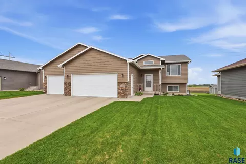 4417 W 93rd St, Sioux Falls, SD 57108