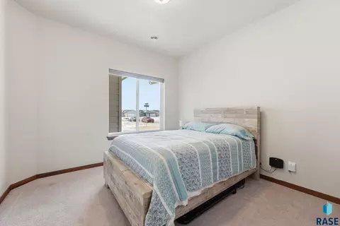 Bedroom - 8167 E Tencate Pl, Sioux Falls, SD 57110 photo 3 of 4