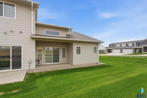 Exterior - 8167 E Tencate Pl, Sioux Falls, SD 57110 photo 2 of 4