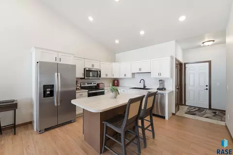 Kitchen - 8167 E Tencate Pl, Sioux Falls, SD 57110 photo 1 of 4