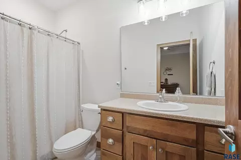 Bath - 2401 N Main Ave, Tea, SD 57064 photo 1 of 2
