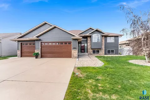 4012 W 90th St, Sioux Falls, SD 57108