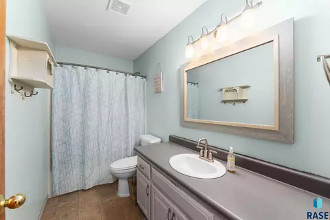 Bath - 900 E 64th St, Sioux Falls, SD 57108 photo 3 of 3