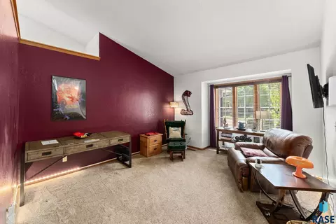 Living - 900 E 64th St, Sioux Falls, SD 57108 photo 1 of 2