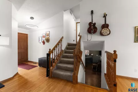 Entry Way - 900 E 64th St, Sioux Falls, SD 57108 photo 2 of 2