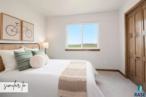 Bedroom - 8000 E Tencate Pl, Sioux Falls, SD 57110 photo 2 of 3