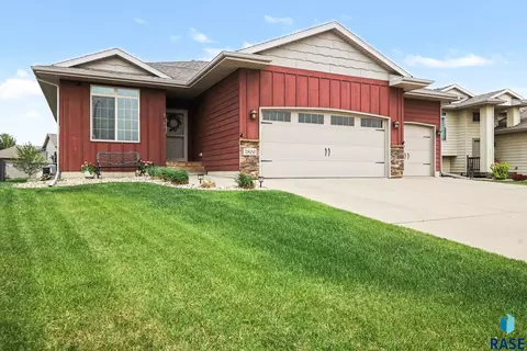 7800 W Vista Park St, Sioux Falls, SD 57106