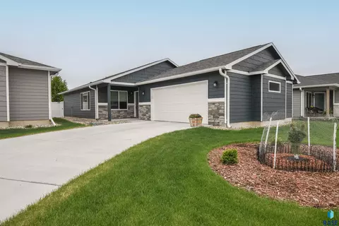 4609 W 34th St N, Sioux Falls, SD 57107