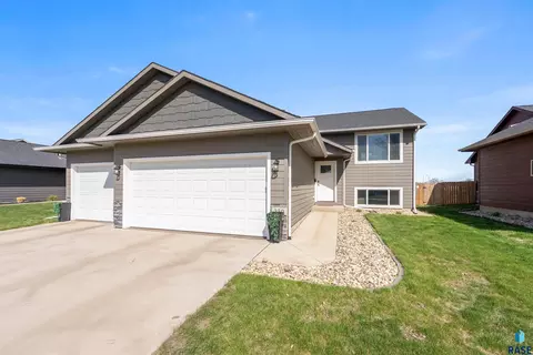 Exterior - 350 N Everest Ave, Tea, SD 57064 photo 3 of 7