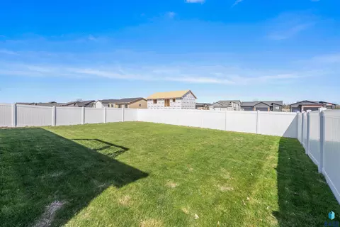 Exterior - 350 N Everest Ave, Tea, SD 57064 photo 7 of 7